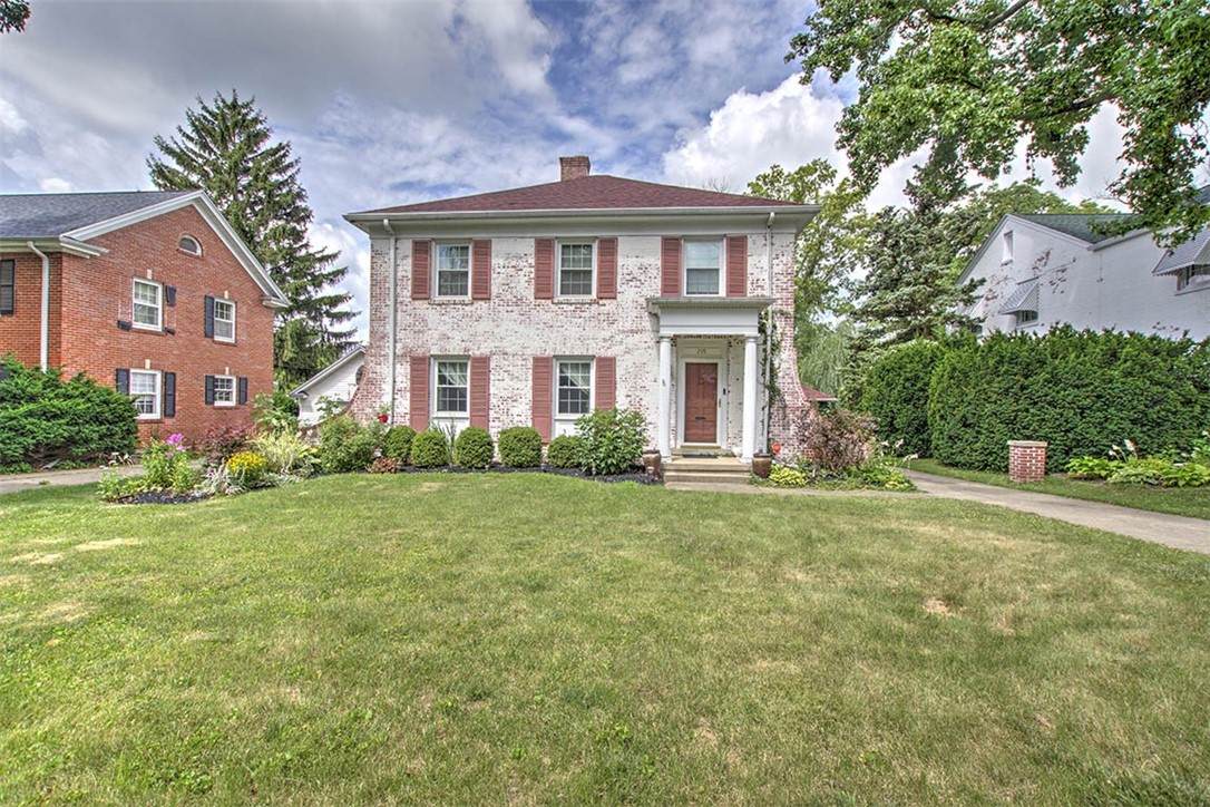 215 Glencoe Avenue - Photo 1