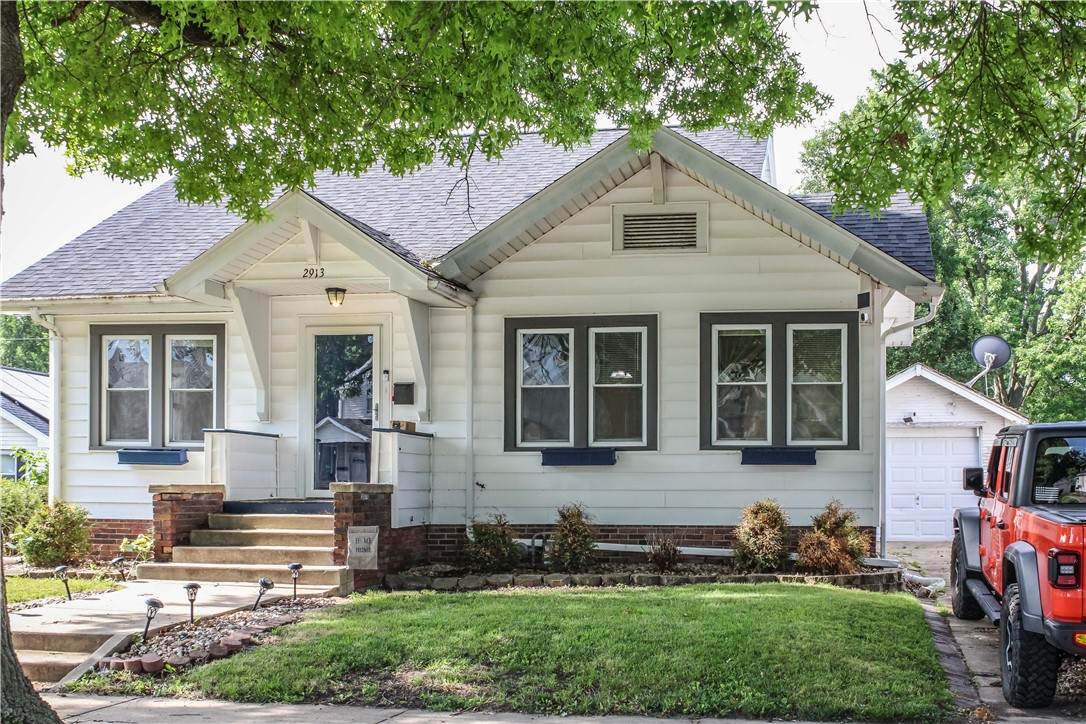 2913 Champaign Avenue - Photo 1