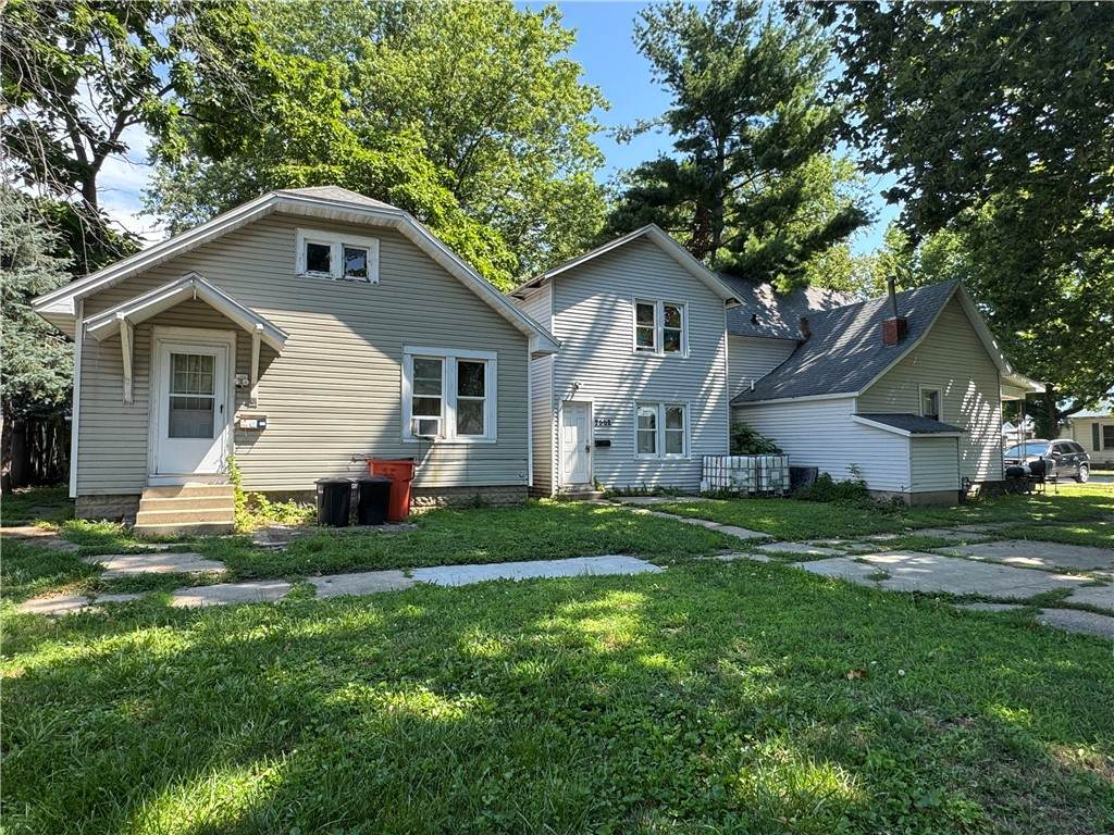 2502 Pine Avenue - Photo 1