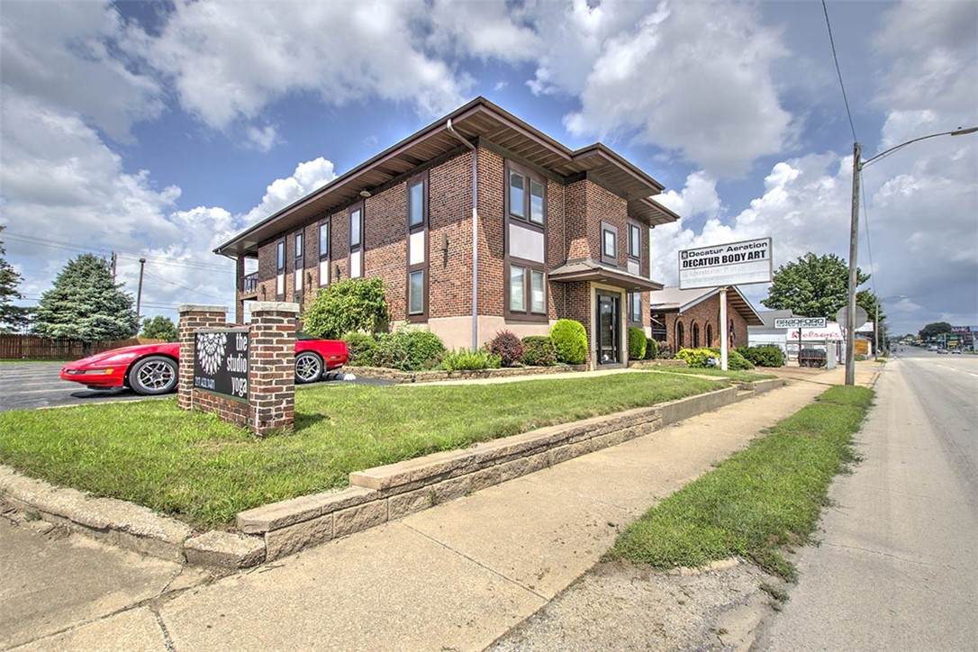 952 Eldorado Street - Photo 1