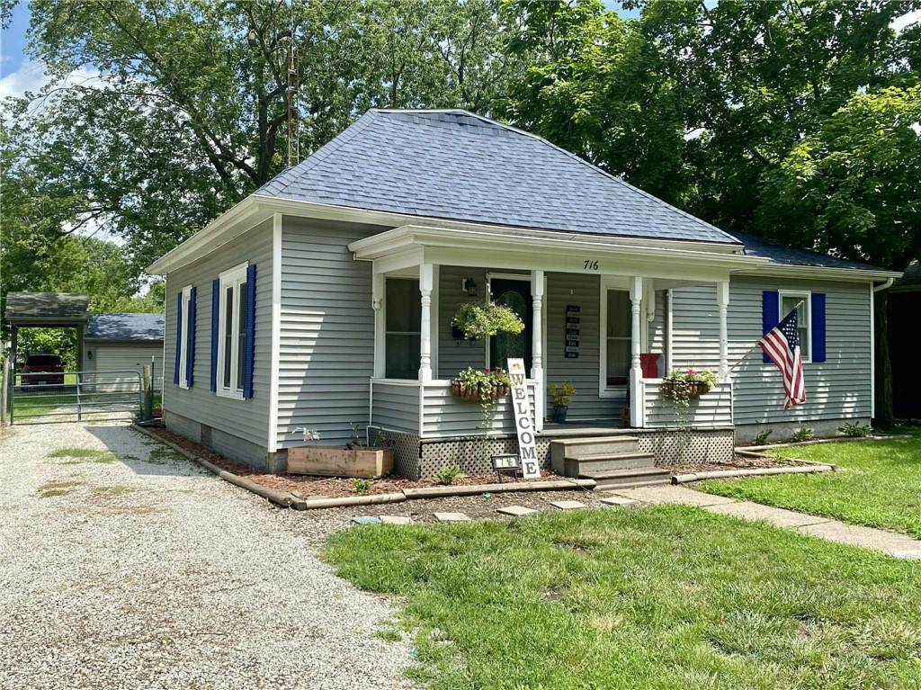 716 Kitchell Avenue - Photo 1