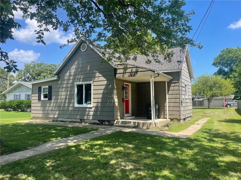 916 Maple Street - Photo 1
