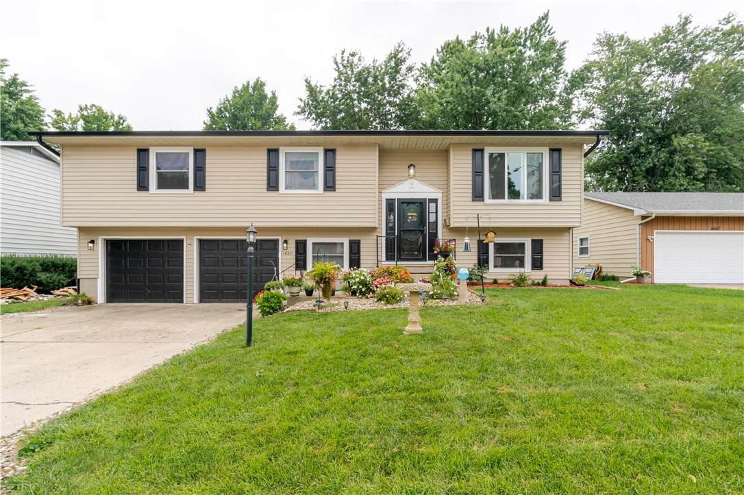 1687 Winnetka Avenue - Photo 1