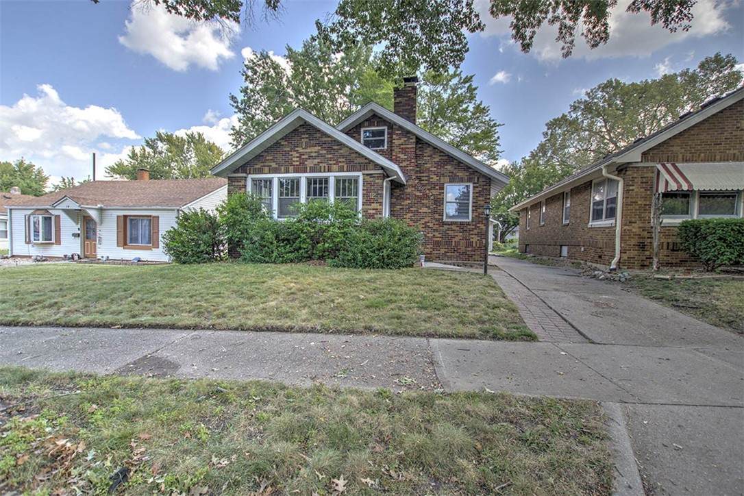 12 East Drive - Photo 1