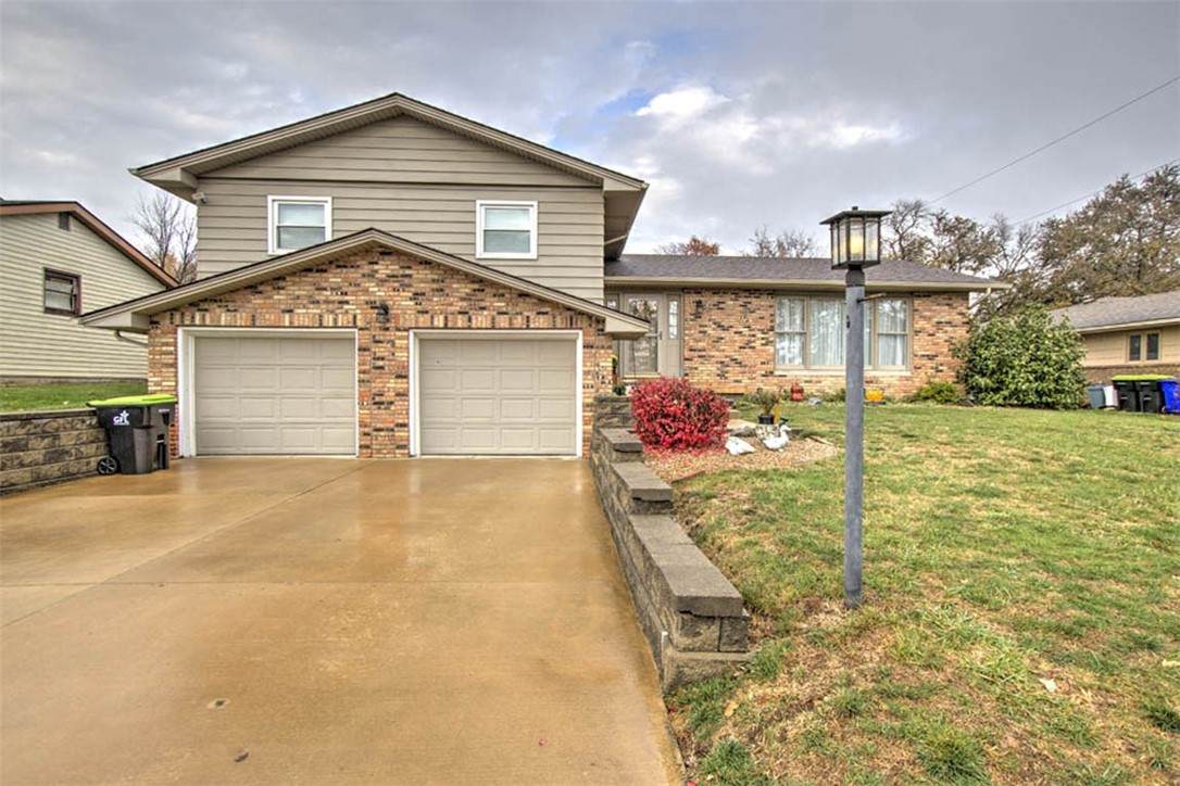 2440 Ivy Lane - Photo 1