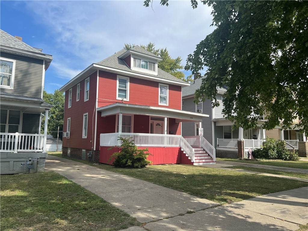 1076 Main Street - Photo 1