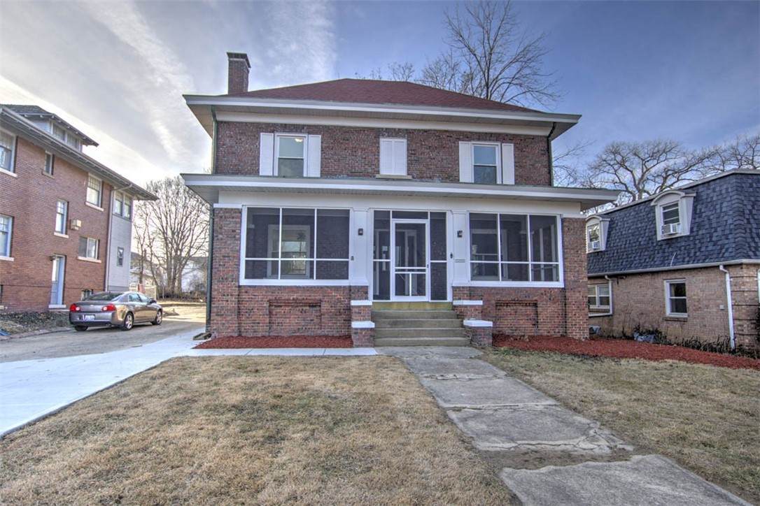 235 Park Place - Photo 1