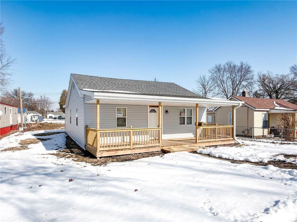 411 Monroe Street - Photo 1