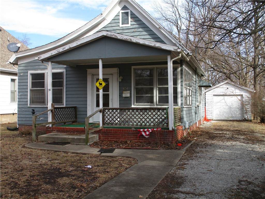 604 Kitchell Street - Photo 1