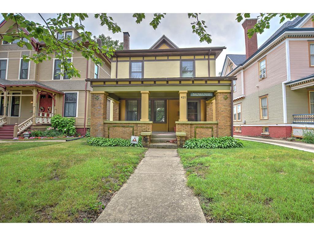 421 Main - Photo 1