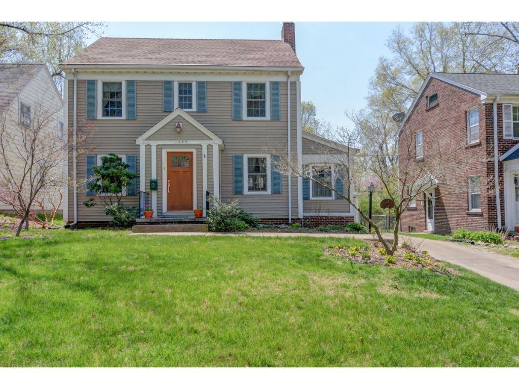 1695 Riverview - Photo 1