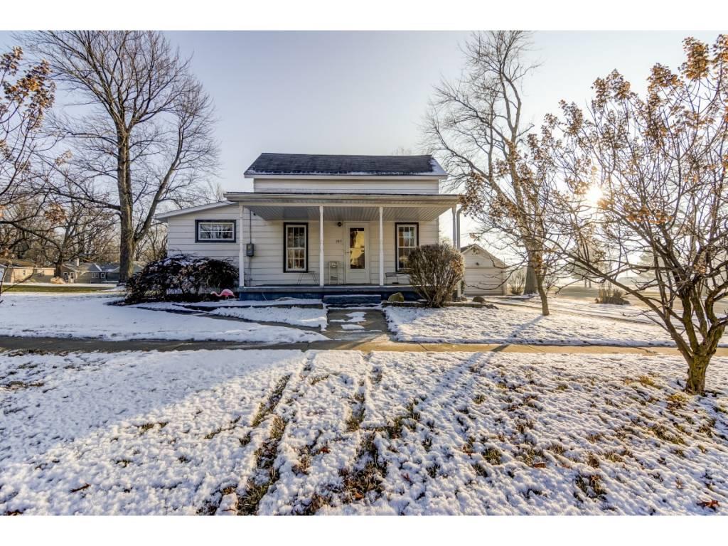 389 Eckhardt - Photo 1