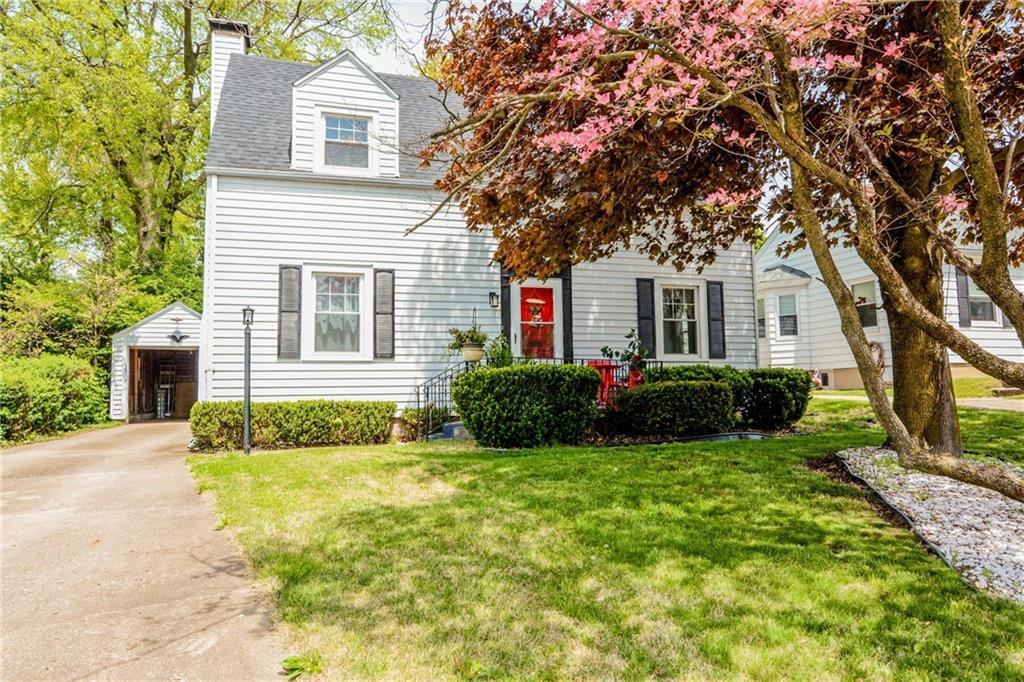 1274 Lake Shore - Photo 1