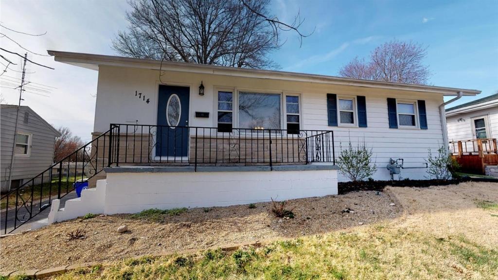 1714 Foster - Photo 1