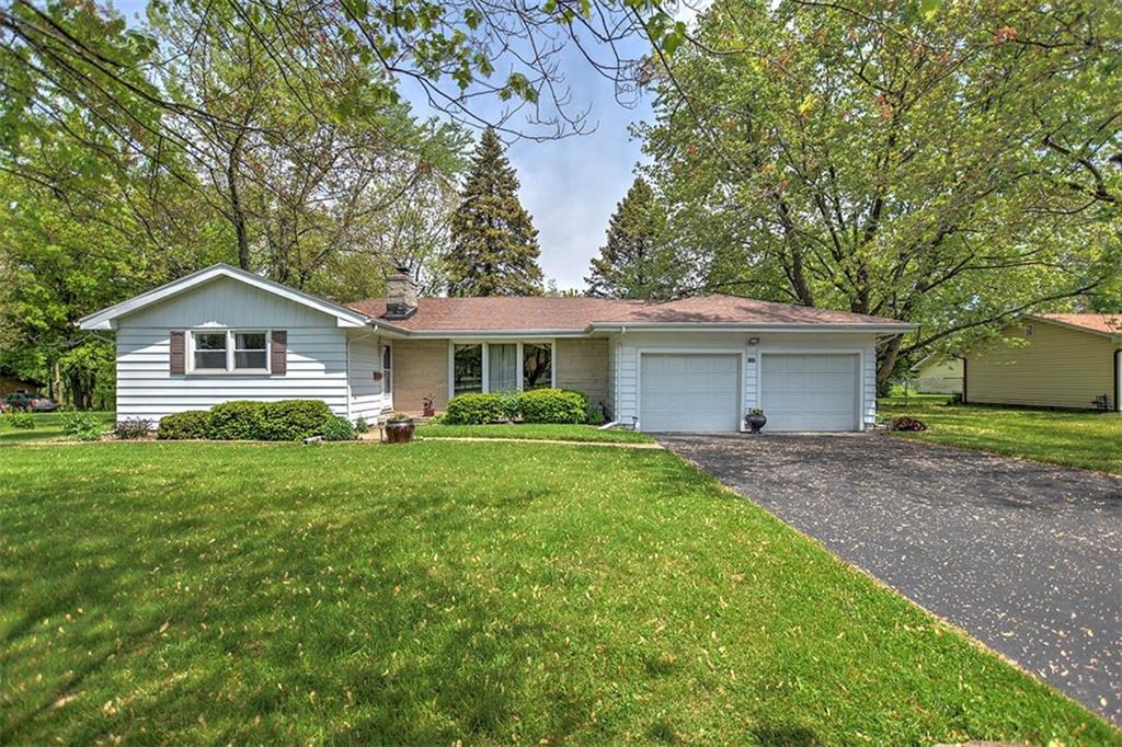 1242 Pershing Road - Photo 1