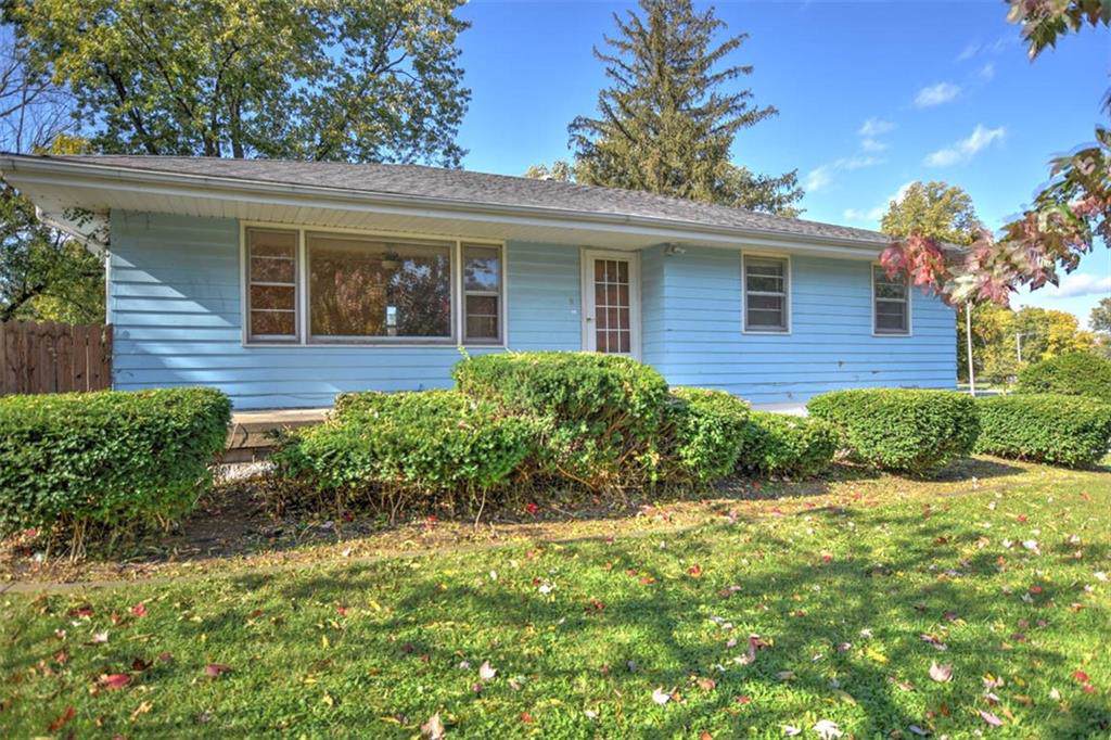 3817 Macarthur Road - Photo 1