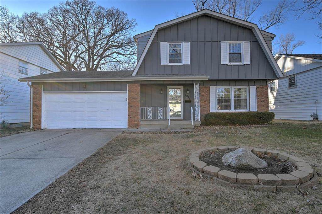 1933 Lynnwood Drive - Photo 1