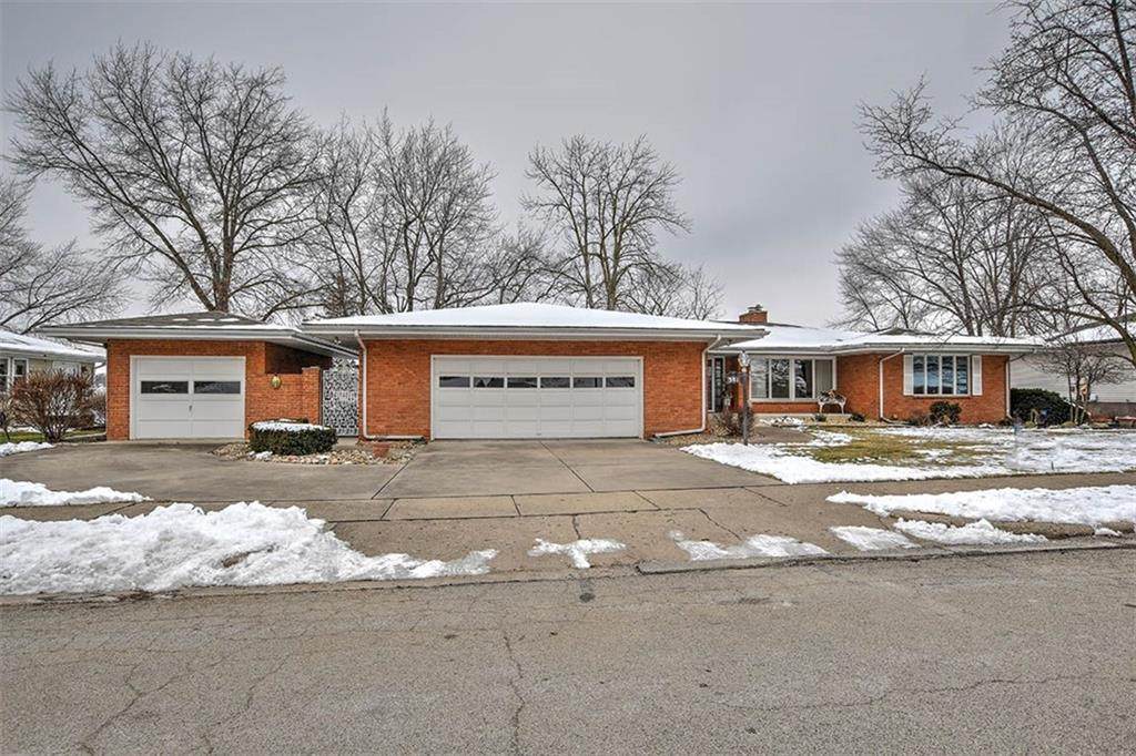 381 Greenway Lane - Photo 1