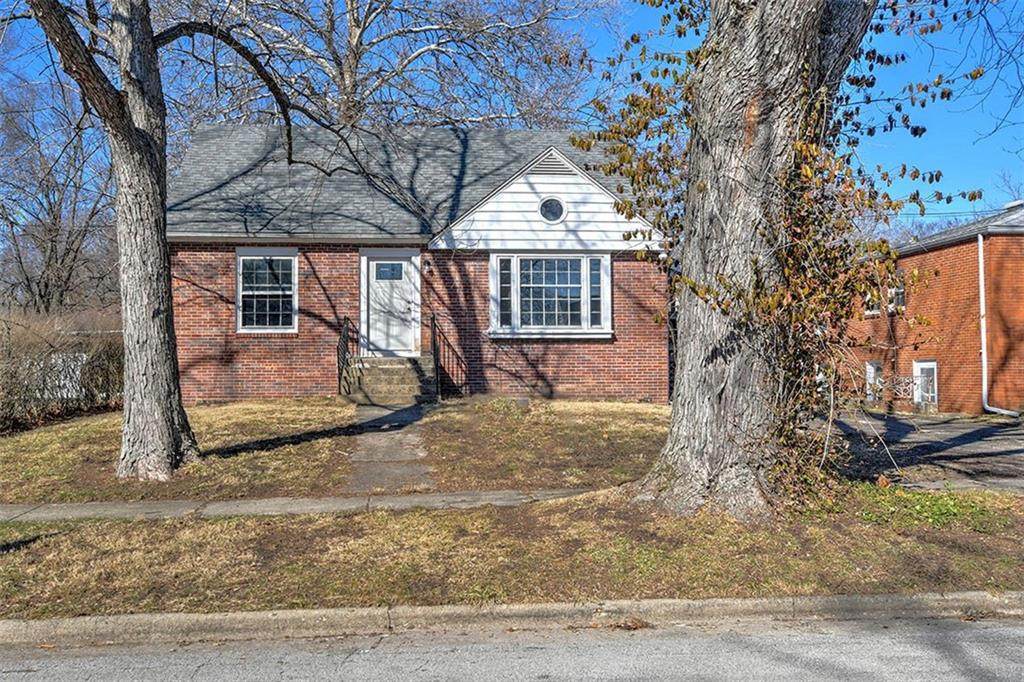1686 Sunset Avenue - Photo 1