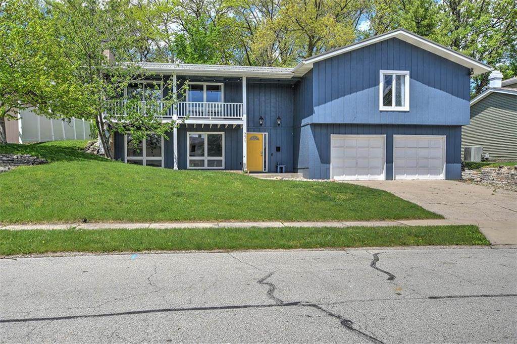 371 Shoreline Place - Photo 1