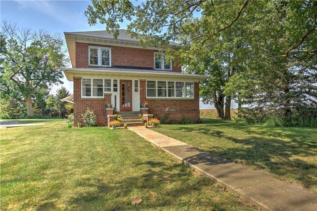 10897 Oakland Avenue - Photo 1