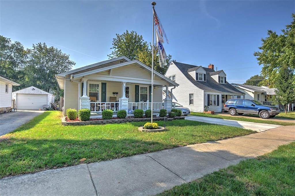 1237 Moore Street - Photo 1