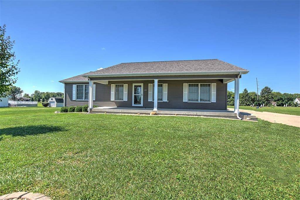 111 Robin Drive - Photo 1