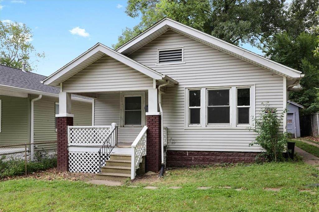 1065 Johns Avenue - Photo 1