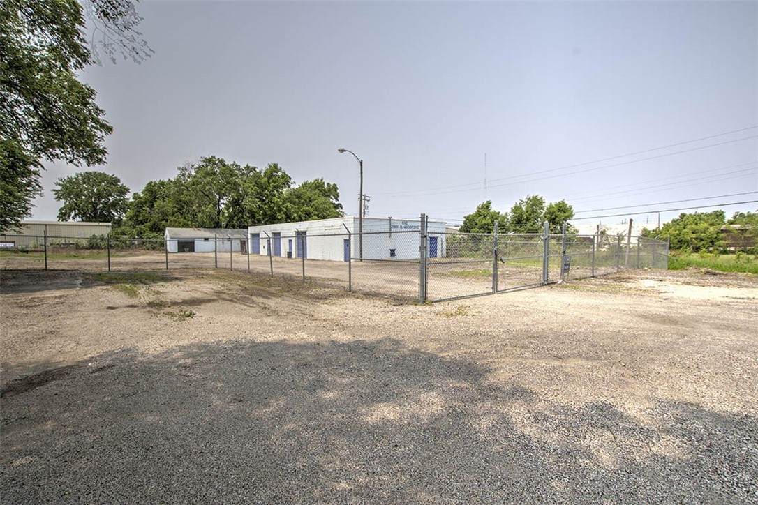 2801 Woodford Street - Photo 1