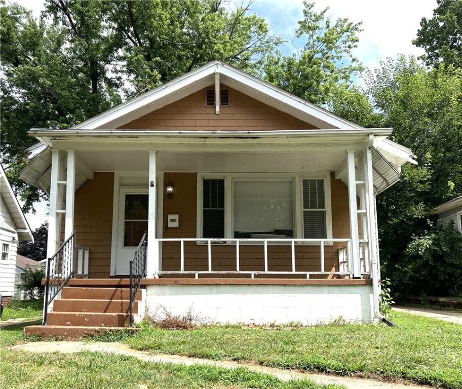 1174 King Street - Photo 1