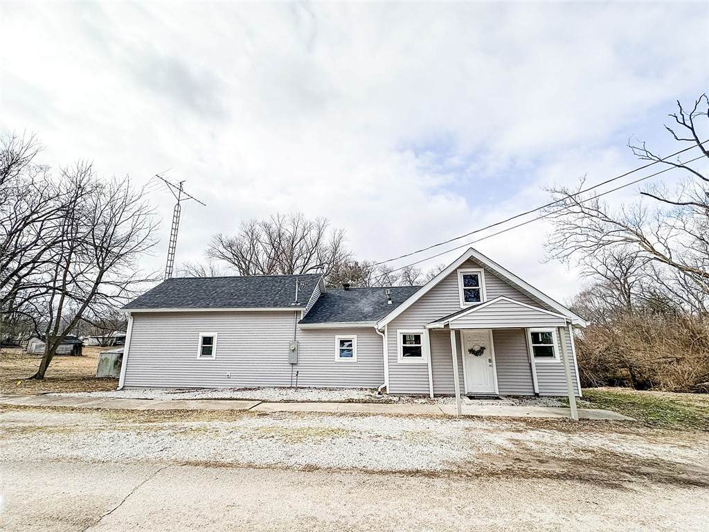 407 Main Street - Photo 1