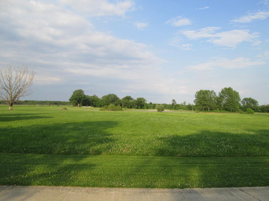 9 Executive Court - Photo 1