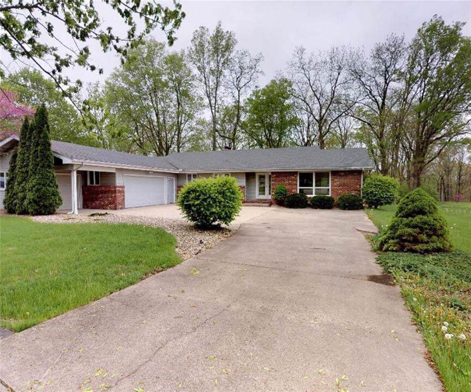3127 Pinehurst Drive - Photo 1