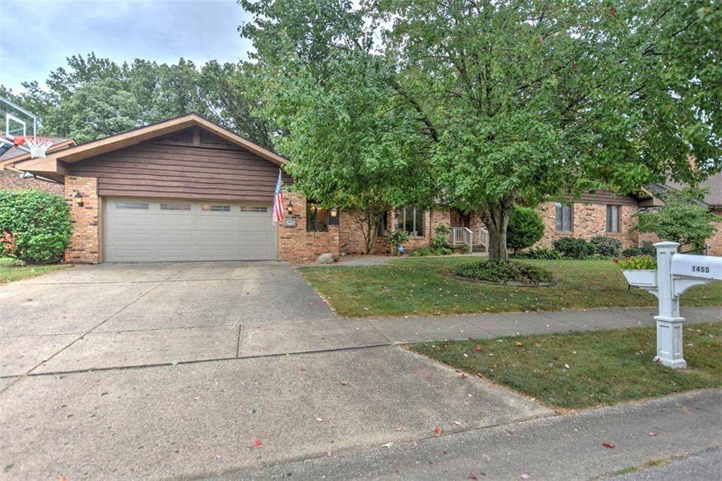 1455 Meadowview Drive - Photo 1