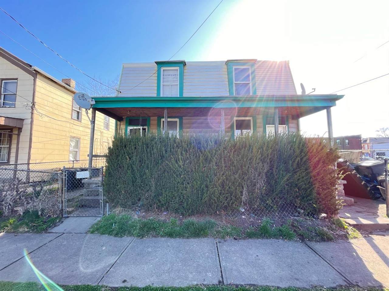 114 Elm - Photo 1