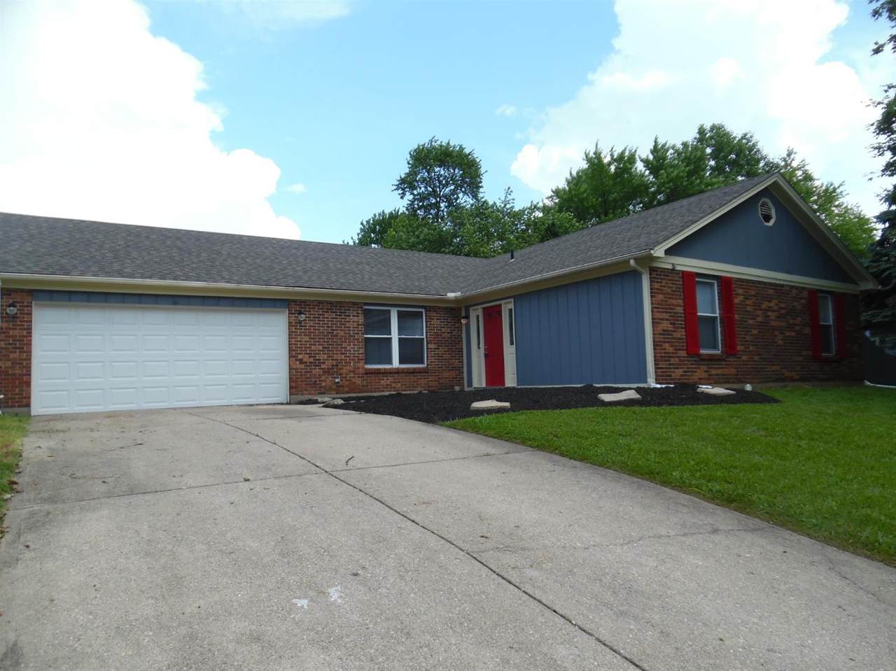 217 Edith Drive - Photo 1