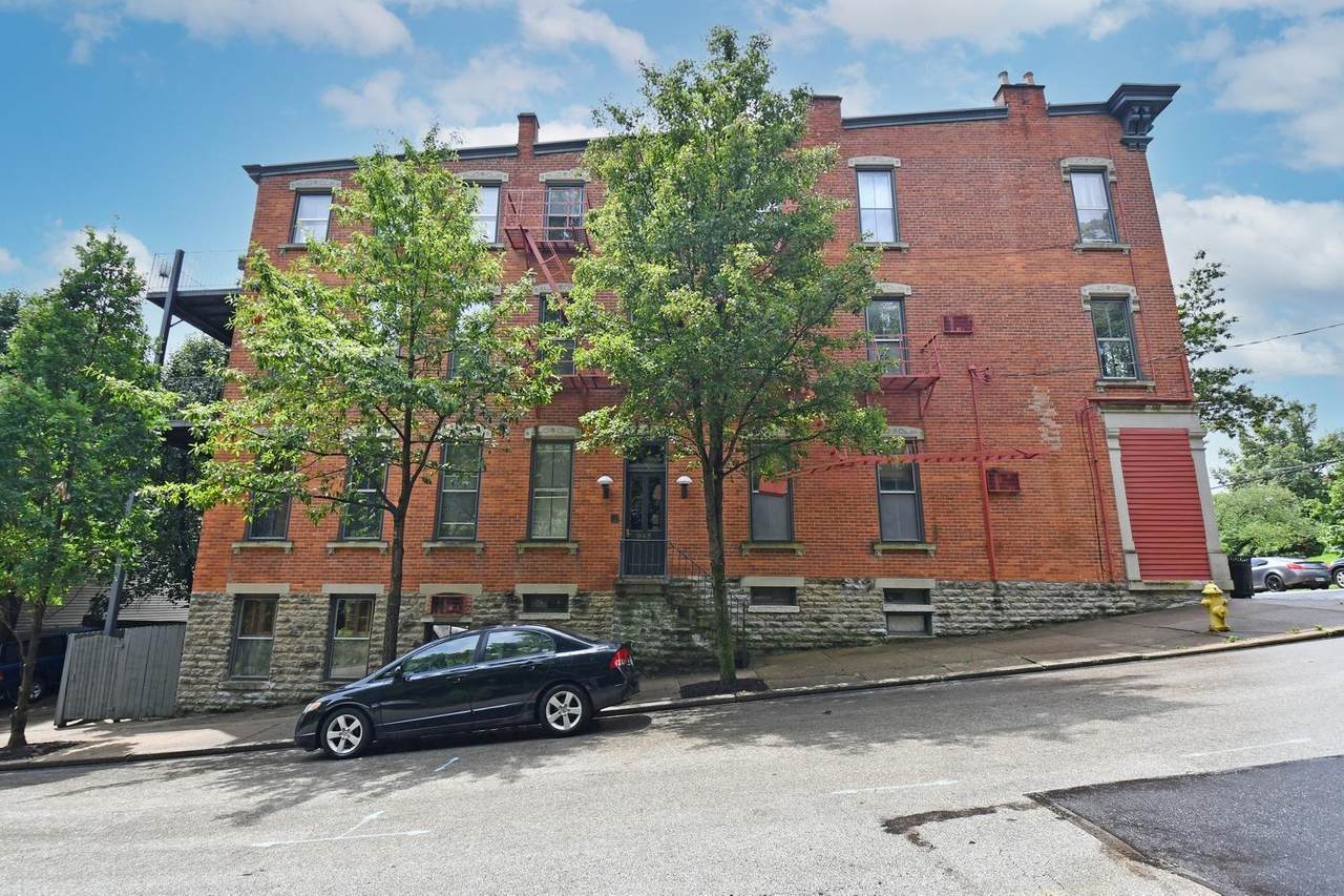 945 Parkside Place - Photo 1