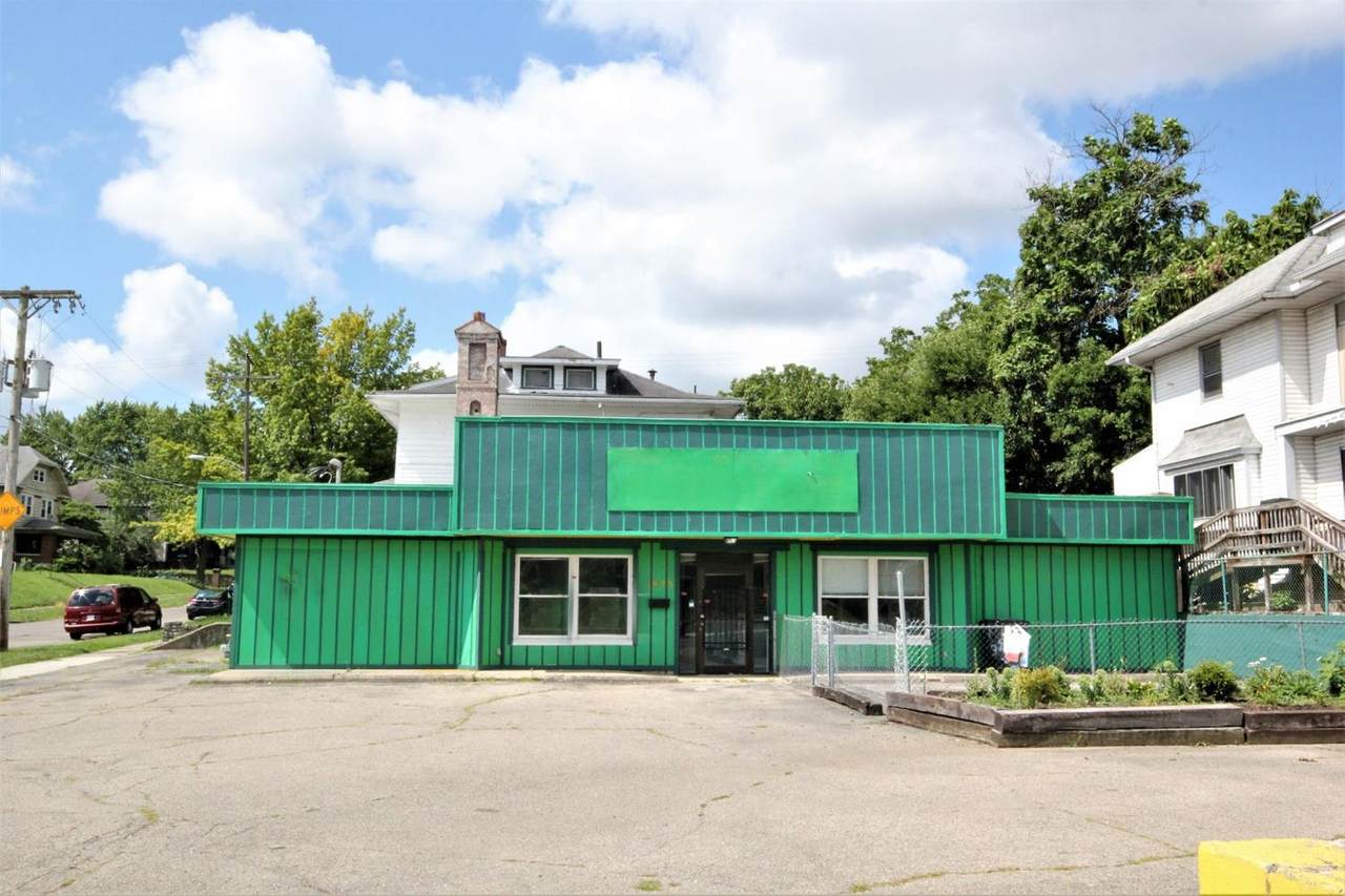 1823 Main Street - Photo 1