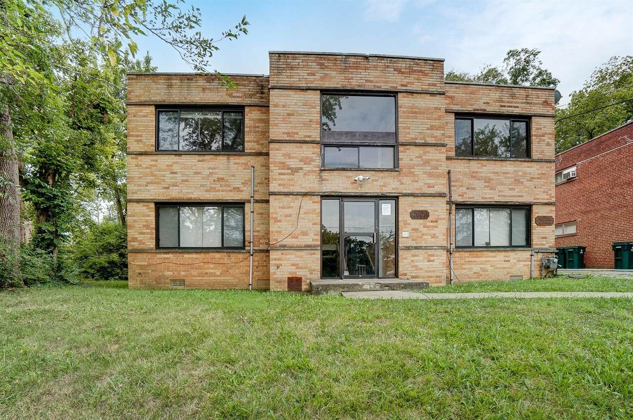 2609 Chesterfield Court - Photo 1