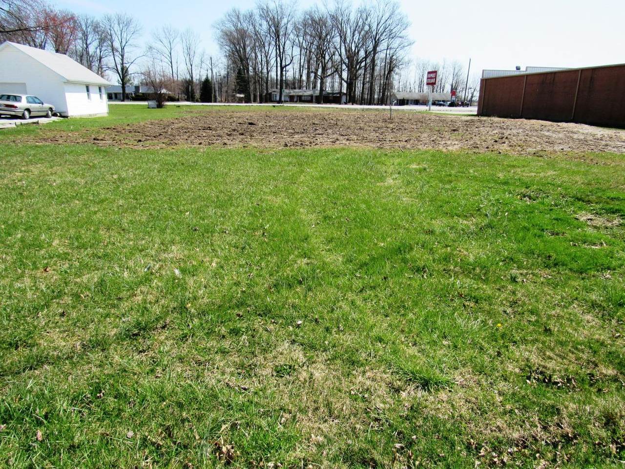901 Main St - Photo 1