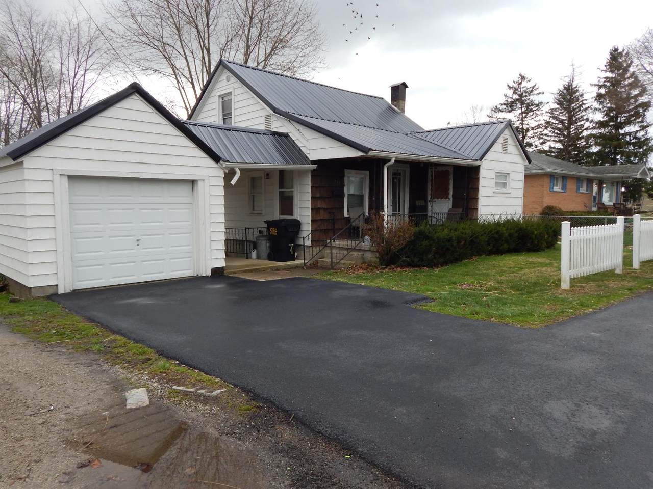731 Seventh Street - Photo 1