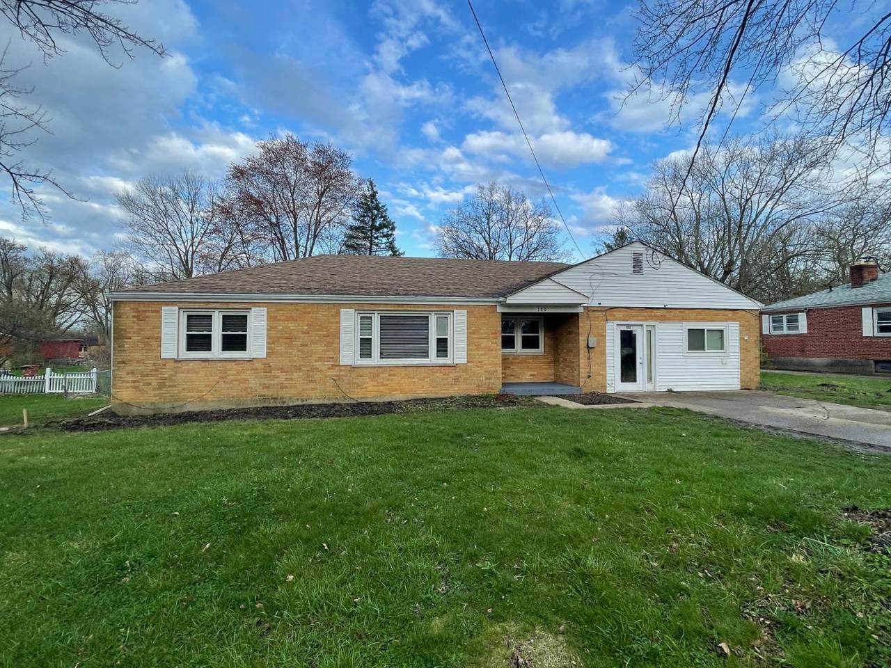 120 Lynnview Drive - Photo 1