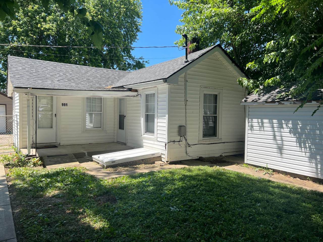 991 Shuler Ave - Photo 1