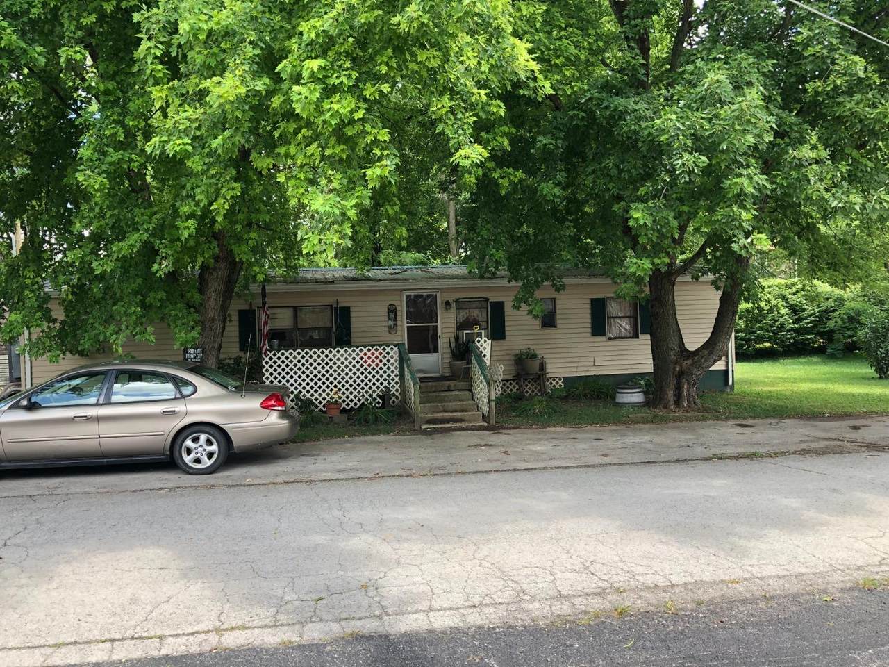 114 Middle Street - Photo 1