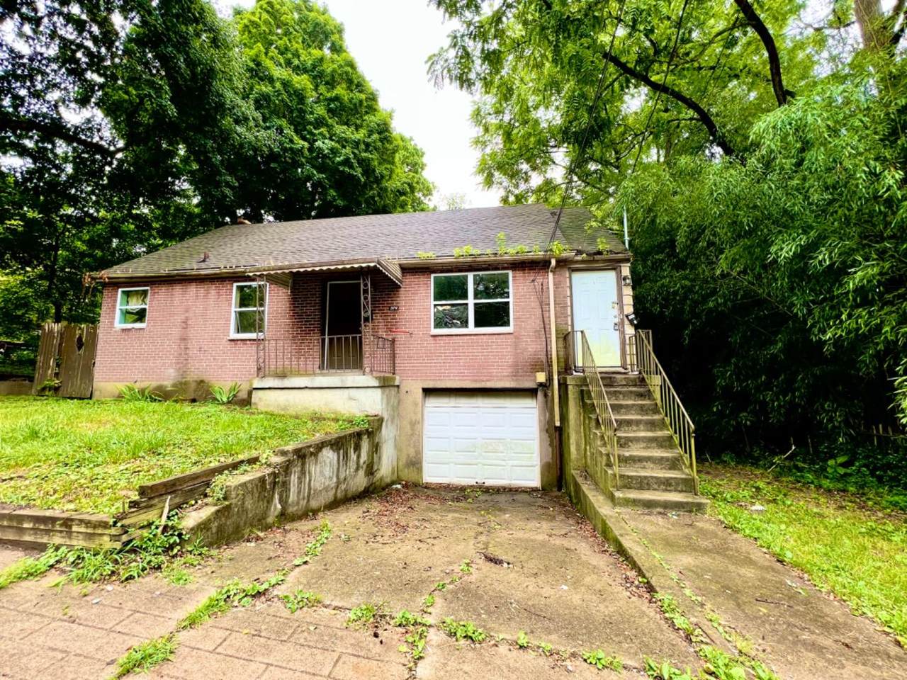 164 Mackenzie Avenue - Photo 1