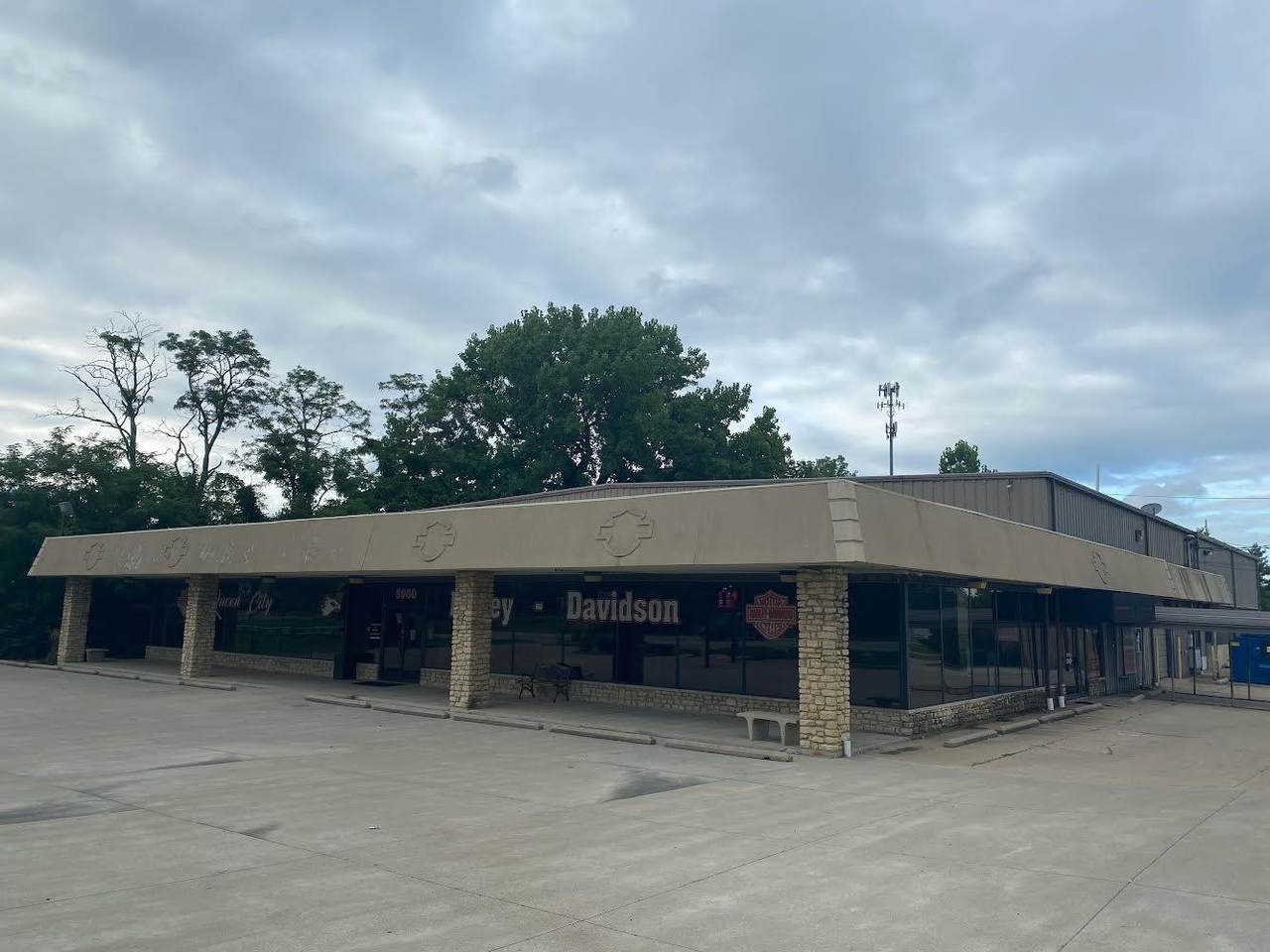 5960 Dixie Hwy - Photo 1