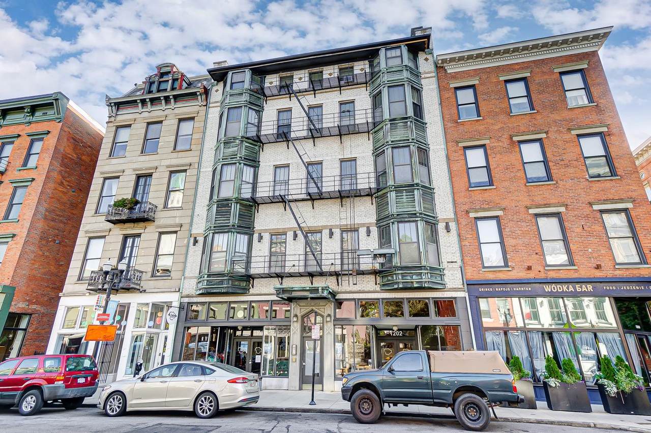 1202 Main St - Photo 1