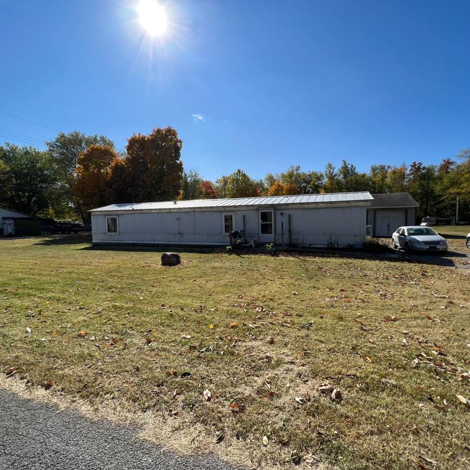 303 Florence Ave - Photo 1