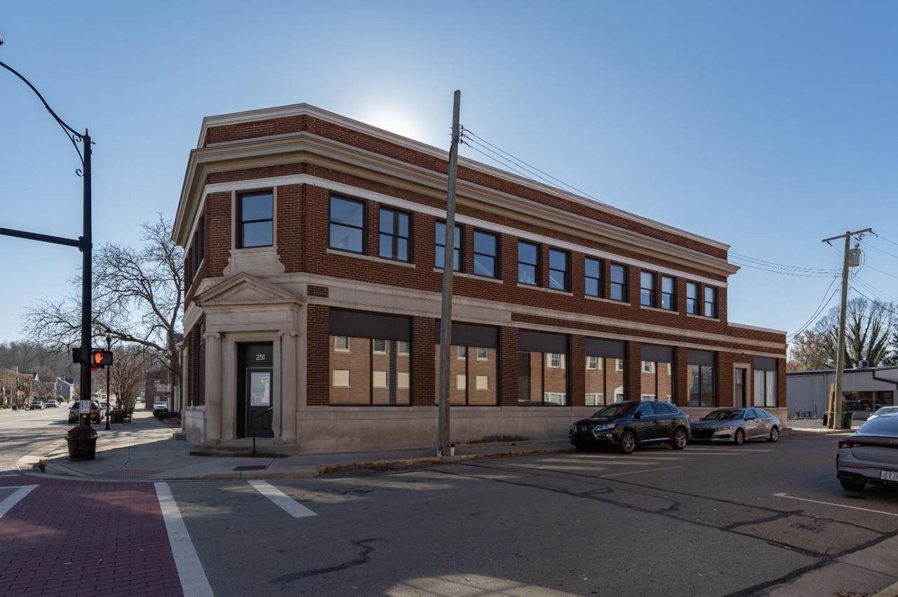 251 Main St - Photo 1
