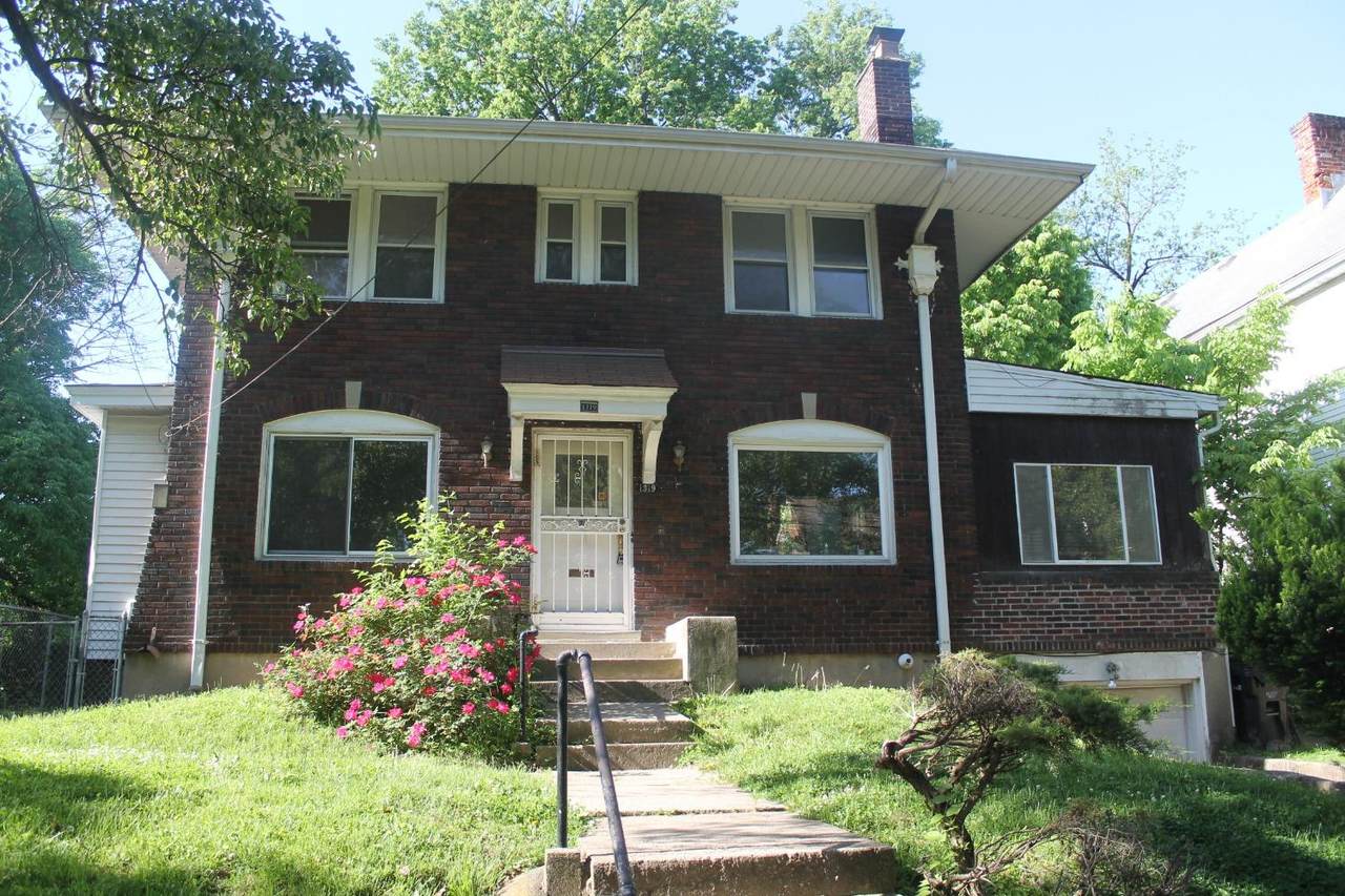 1319 Franklin Ave - Photo 1